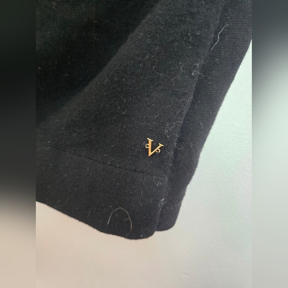 Victoria's Secret Sport Black Twist Back Sweater - Picture 4 of 5